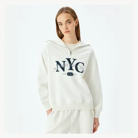 Koton Yarım Fermuarlı Baskılı Oversize Kolej Sweatshirt